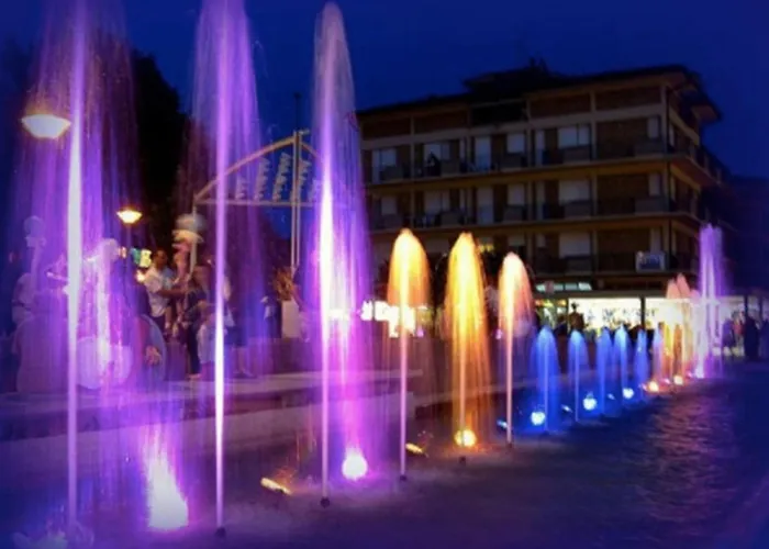 Bright With Outdoor Pool Бібіоне