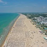 Bright With Outdoor Pool * Bibione