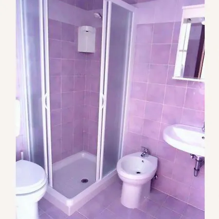 Bright With Outdoor Pool Appartement