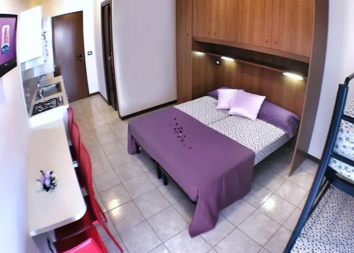 Bright With Outdoor Pool *